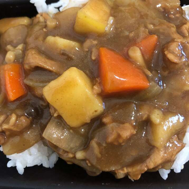 りんごとヨーグルト隠し味!甘口カレー